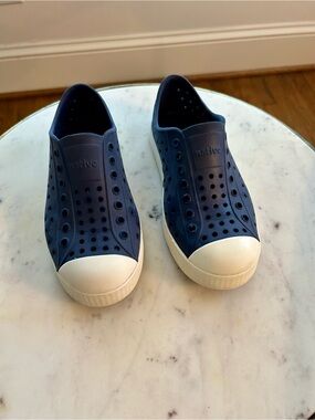 Native Kids Slip-On Sneakers in Navy and White